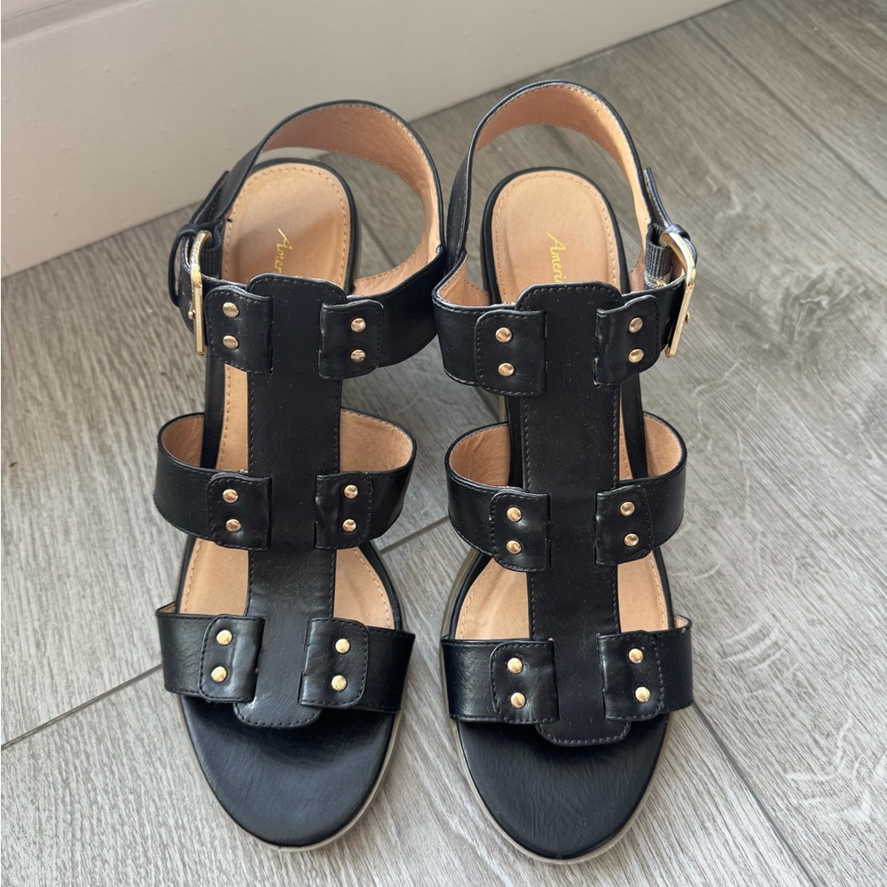 NWOT Black Heel Sandals